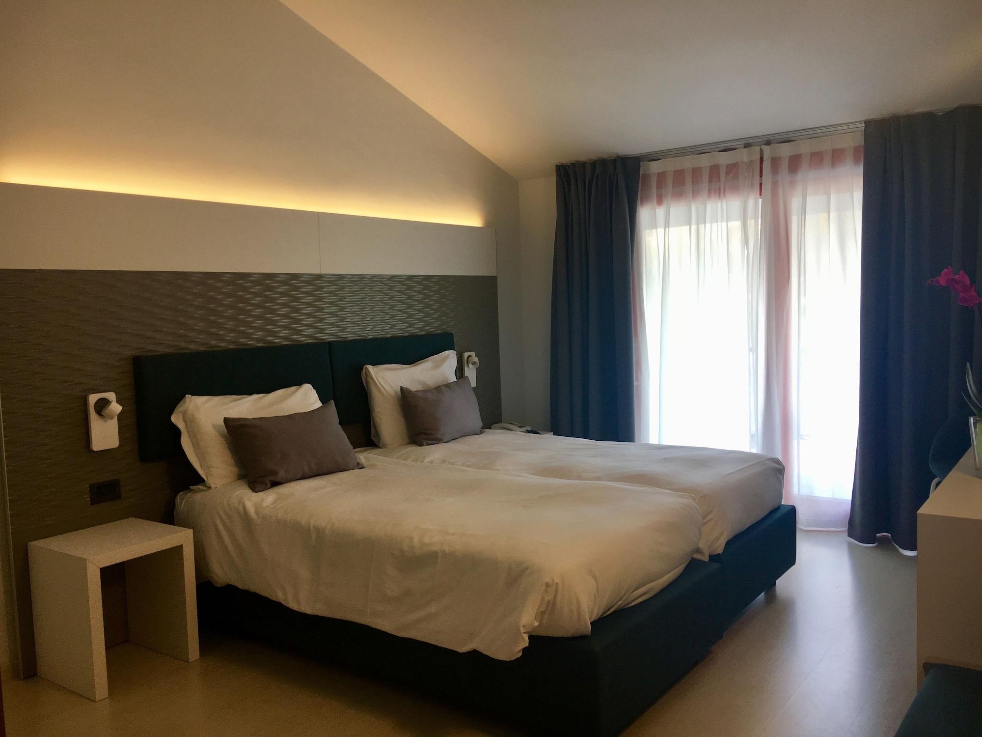 Hotel L'Approdo Петтенаско Экстерьер фото